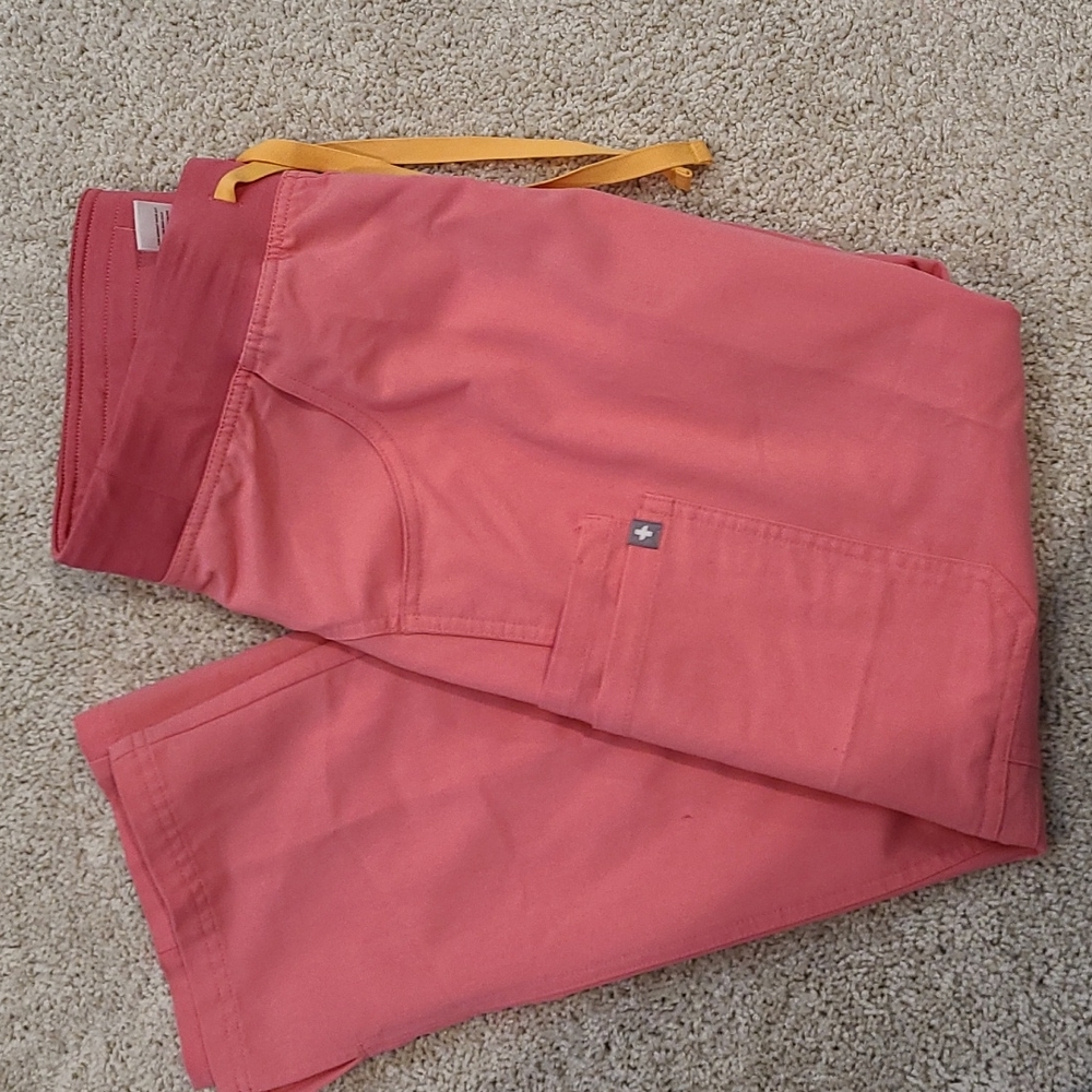 Figs Neon Pink Kade